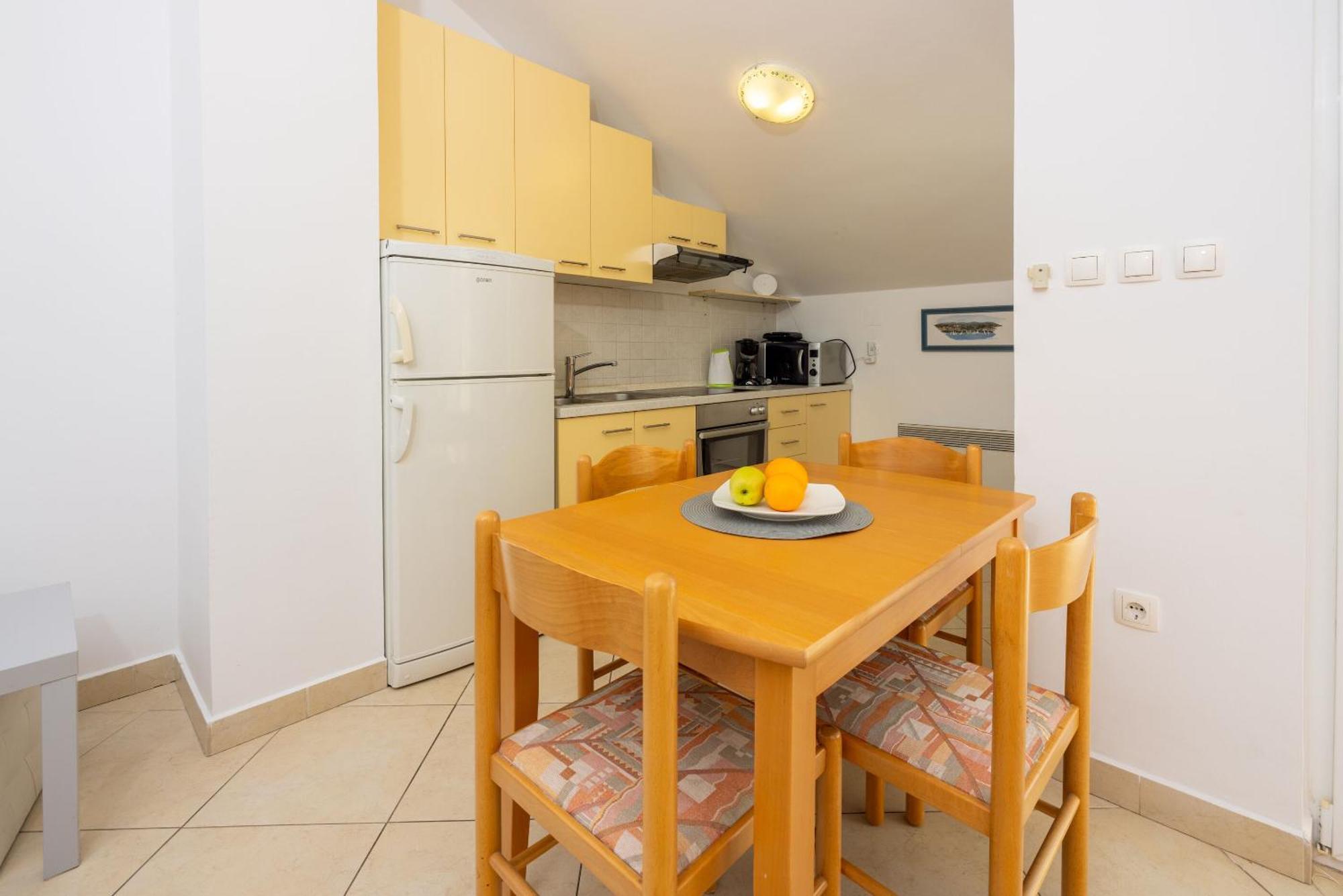 Apartments Petak 드라말리 외부 사진